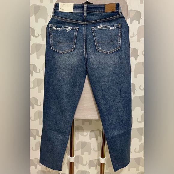 American Eagle Women’s ripped jeans 👖 - Picture 2 of 5